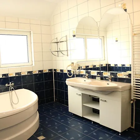 Apollonia Hotel