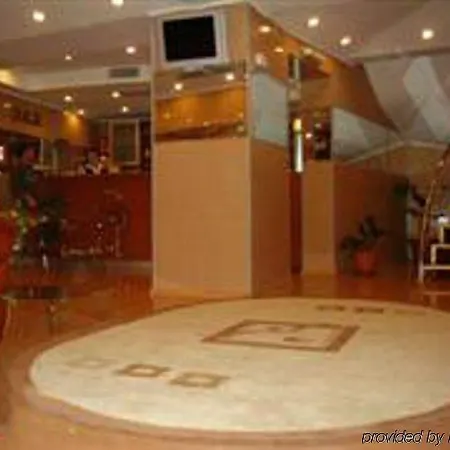 Apollonia 3*