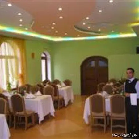 Apollonia Hotel 3*