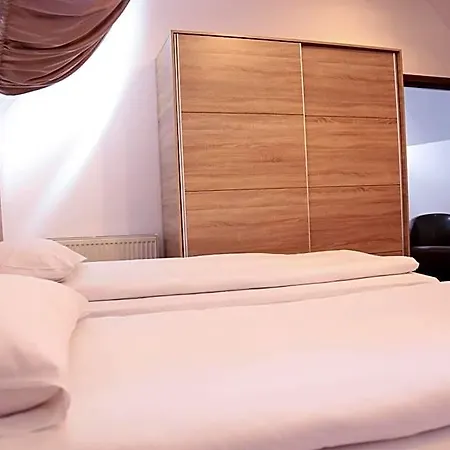 Hotel Apollonia 3*