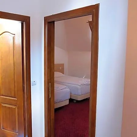 Apollonia Hotel 3*