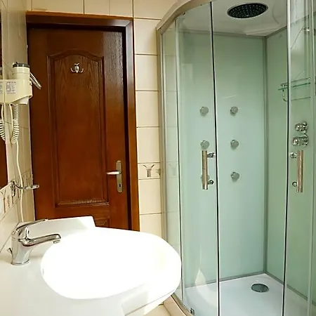 Apollonia Hotel