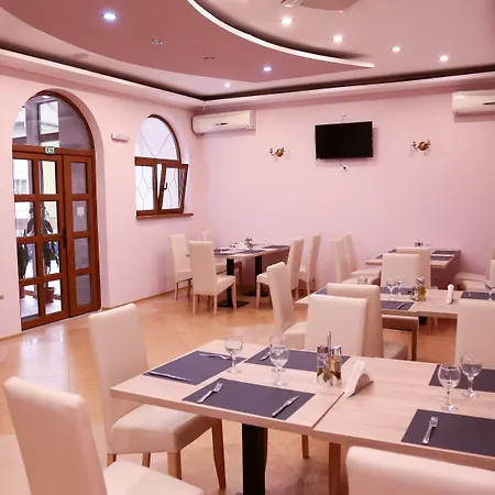 Apollonia Hotel 3*