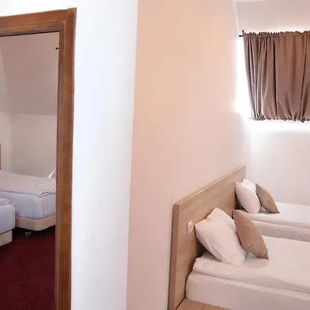 Apollonia Hotel 3*