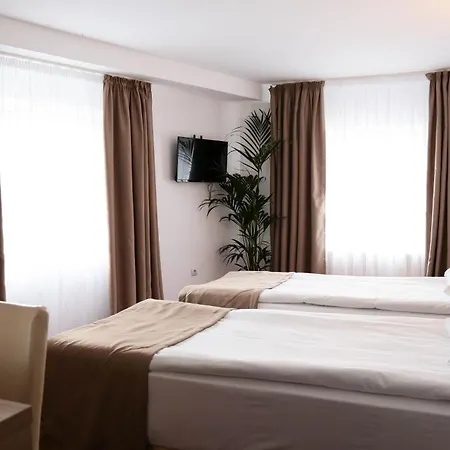 Apollonia 3*